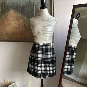 Size Large Hollister Black and White Plaid Skirt